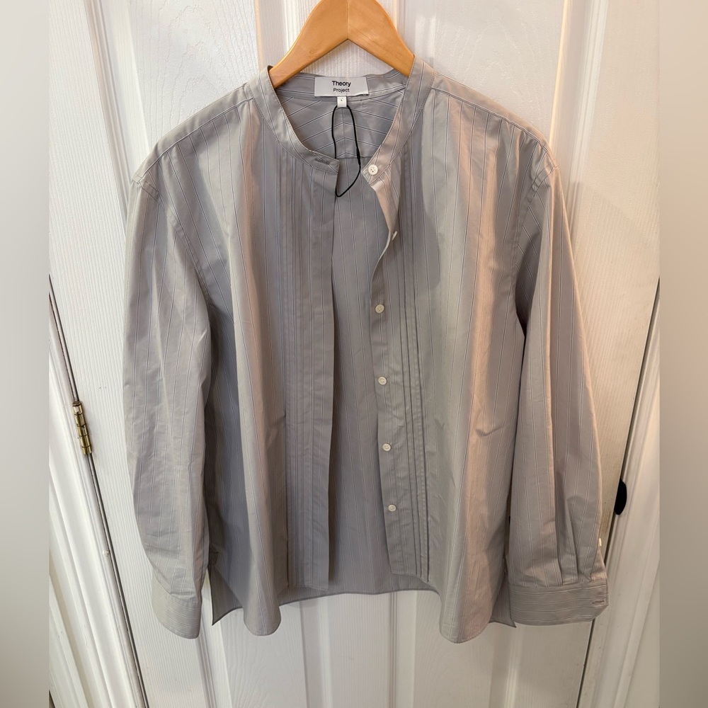 NWOT- Theory Gray Striped Men's button down